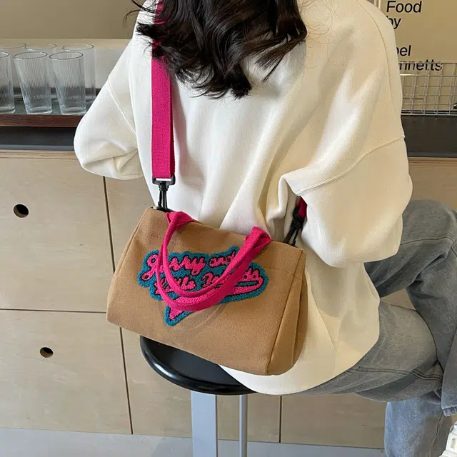 行途  春夏百搭高级质感 布 斜挎包 女款 多色