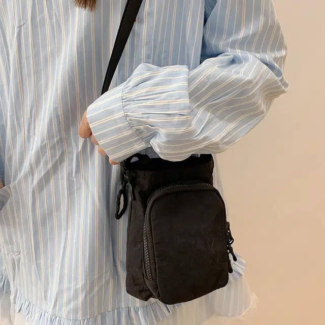 行途 质感手机包学生水壶两层外出水杯百搭 尼龙布 斜挎单肩包 男女同款情侣款 黑色/蓝色/绿色/灰色/粉色