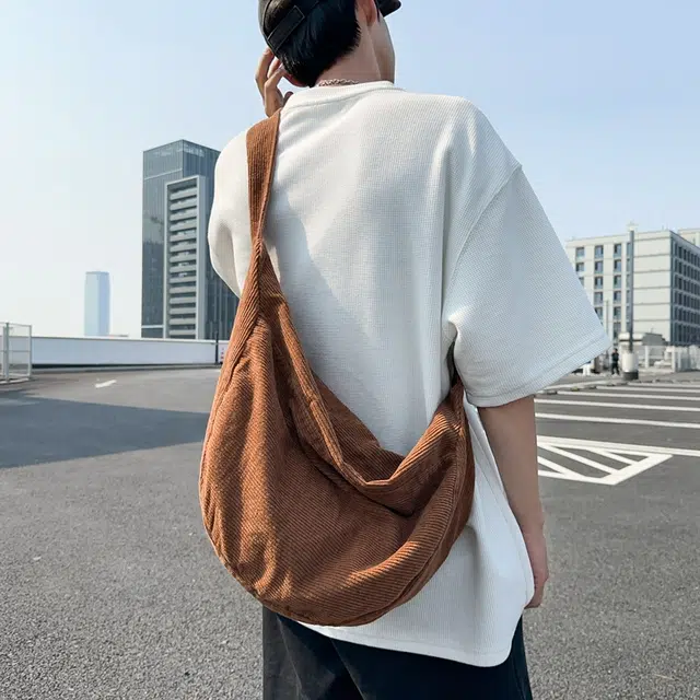 行途 简约纯色学生 条绒 斜挎包 常规 男女同款情侣款 黑色/白色/绿色/红色/棕色
