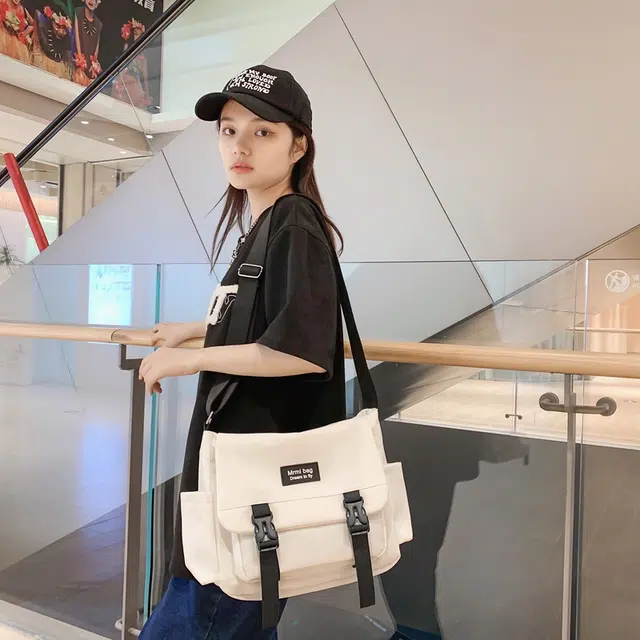 行途 日系原宿复古百搭 尼龙 斜挎包 男女同款情侣款 黑色/白色/灰色