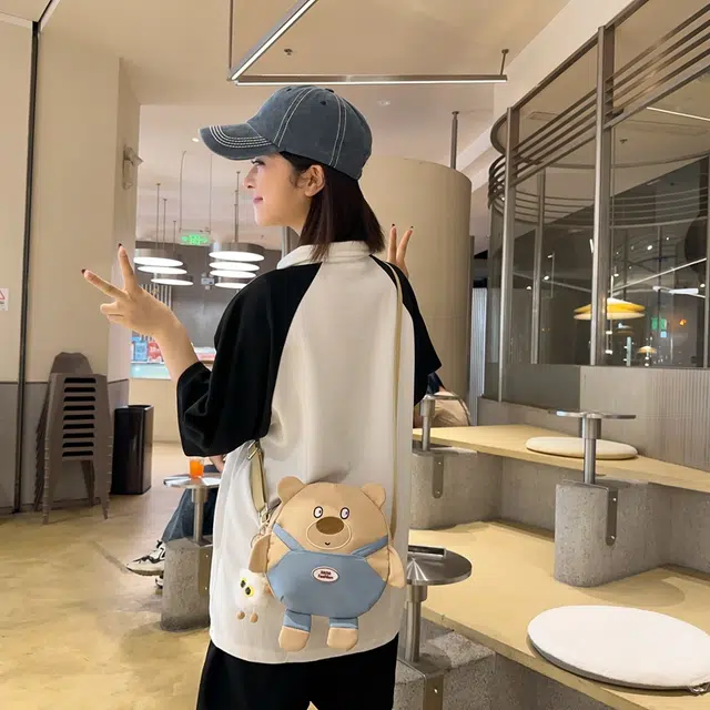 行途 可爱小狗带挂件尼龙单肩包卡通斜挎包 女款 多色