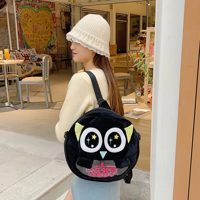 行途 韩版可爱卡通动漫百搭 毛绒 双肩包 男女同款情侣款 灰色/黑色