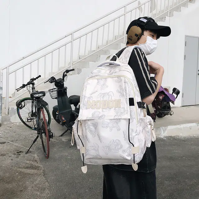 行途 时尚轻便简约百搭外出纯色 尼龙 旅行包双肩包 常规 男女同款情侣款 黑色/白色/红色/绿色