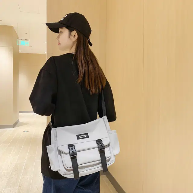 行途 日系原宿复古百搭 尼龙 斜挎包 男女同款情侣款 黑色/白色/灰色
