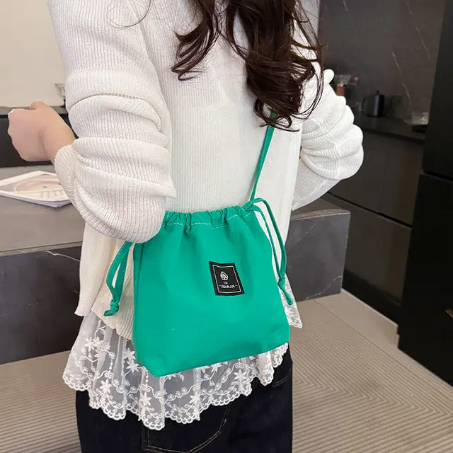行途 高级感小众时尚超火 水洗布 斜挎包 男女同款情侣款 多色
