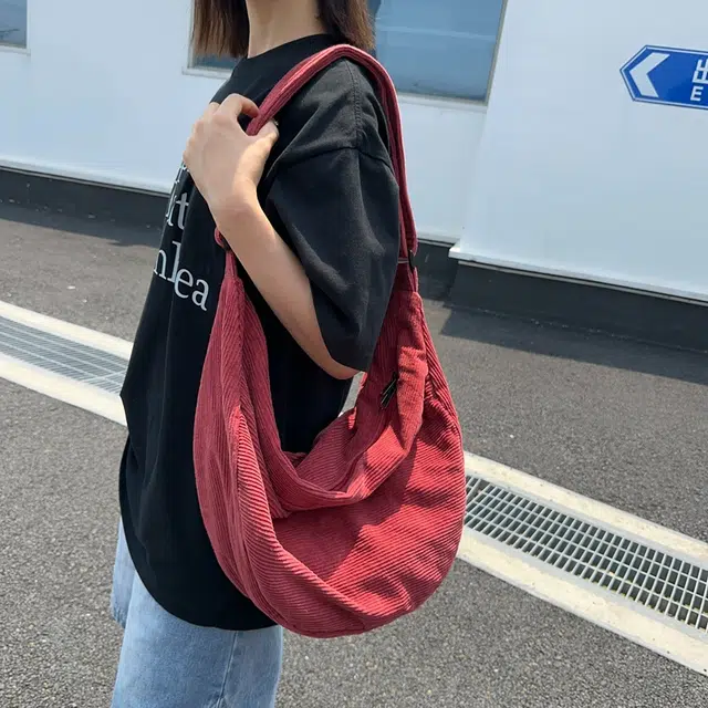 行途 简约纯色学生 条绒 斜挎包 常规 男女同款情侣款 黑色/白色/绿色/红色/棕色