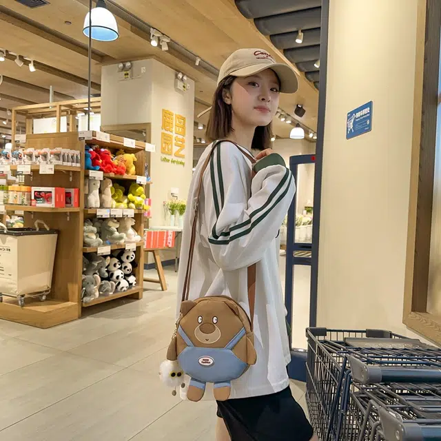 行途 可爱小狗带挂件尼龙单肩包卡通斜挎包 女款 多色