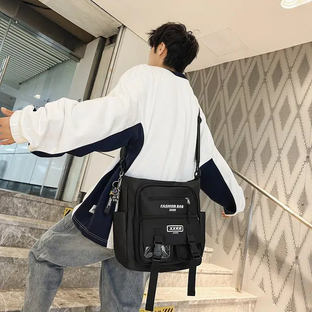 行途 潮牌日系百搭邮差包大容量休闲上课单肩包潮 棉 斜挎包 男女同款情侣款 黑色/白色/卡其色/蓝色/红色