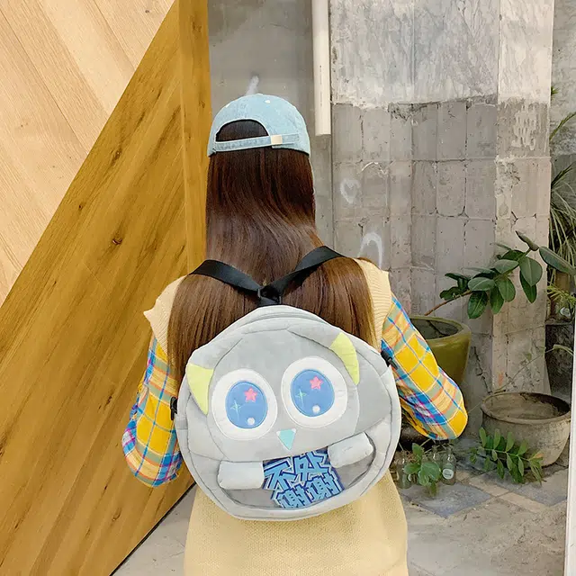 行途 韩版可爱卡通动漫百搭 毛绒 双肩包 男女同款情侣款 灰色/黑色