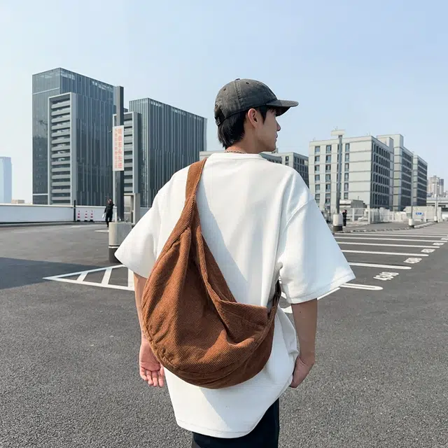 行途 简约纯色学生 条绒 斜挎包 常规 男女同款情侣款 黑色/白色/绿色/红色/棕色