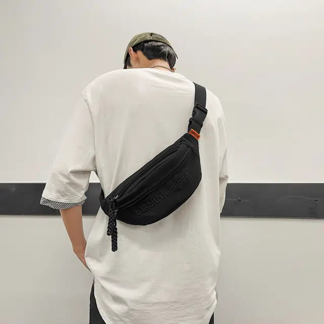 行途 轻便简约运动休闲 尼龙 胸包 男女同款情侣款 多色