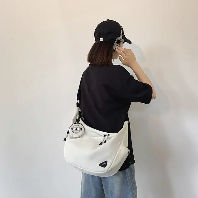 行途 学生上课休闲防泼水 尼龙 单肩包斜挎包 男女同款情侣款 黑色/红色/白色/浅灰色