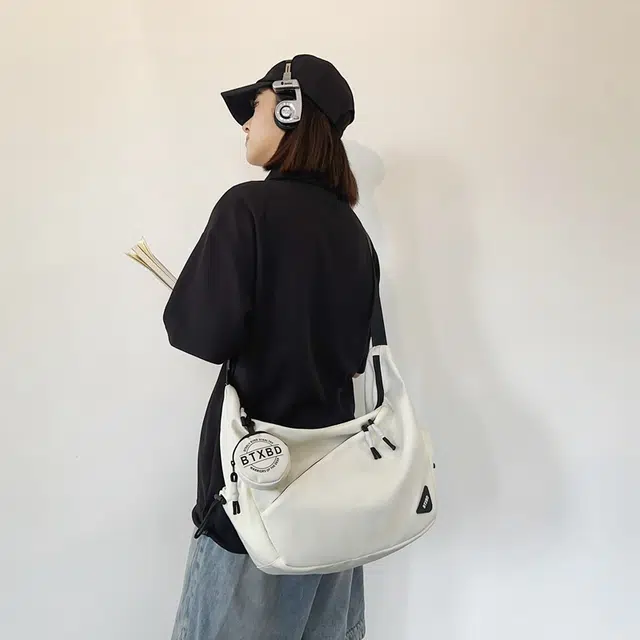 行途 学生上课休闲防泼水 尼龙 单肩包斜挎包 男女同款情侣款 黑色/红色/白色/浅灰色