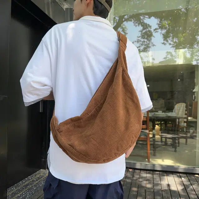 行途 简约纯色学生 条绒 斜挎包 常规 男女同款情侣款 黑色/白色/绿色/红色/棕色