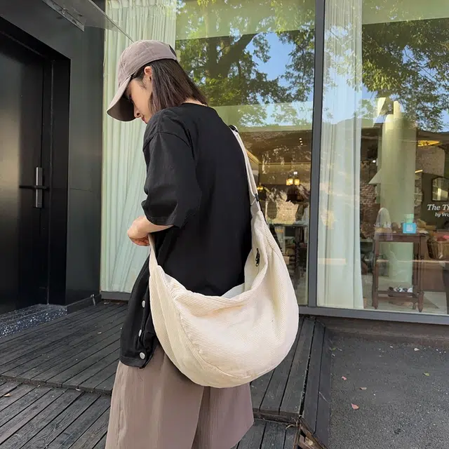 行途 简约纯色学生 条绒 斜挎包 常规 男女同款情侣款 黑色/白色/绿色/红色/棕色