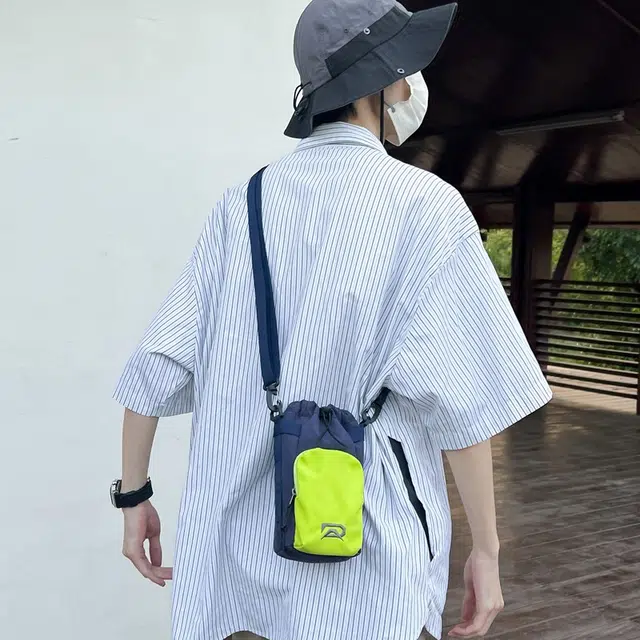 运动轻便外出潮牌旅游 复合布 手机包 男女同款情侣款 多色