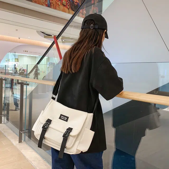 行途 日系原宿复古百搭 尼龙 斜挎包 男女同款情侣款 黑色/白色/灰色