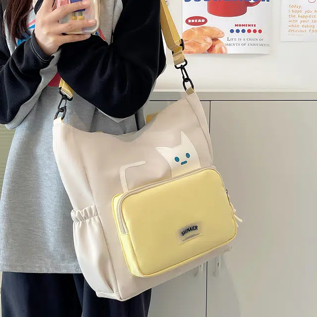 行途 小众可爱多功能流行通勤 尼龙 斜挎包 女款 多色