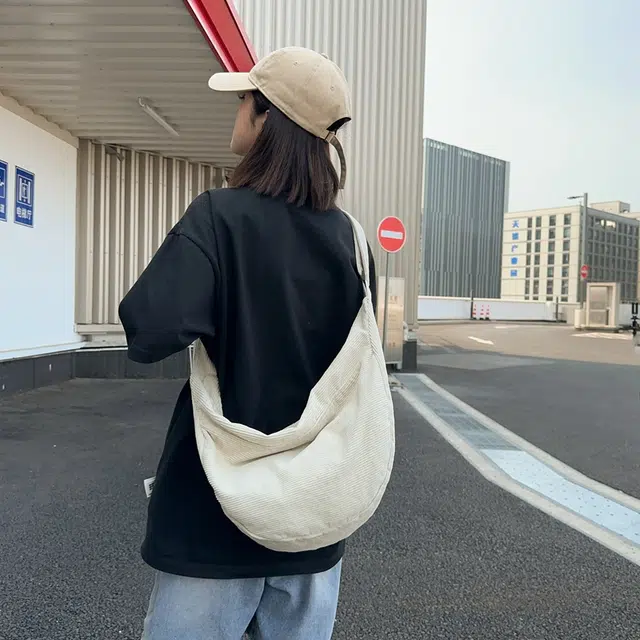 行途 简约纯色学生 条绒 斜挎包 常规 男女同款情侣款 黑色/白色/绿色/红色/棕色