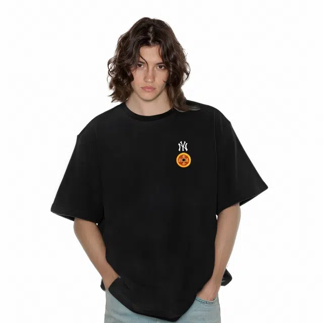 MLB T