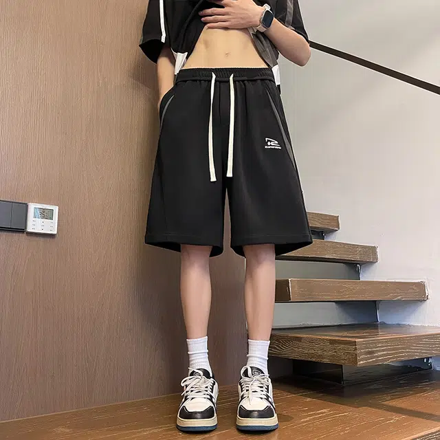 奇迹街区 美式基础款拼接条纹简约宽松结构性织带撞色设计百搭户外运动透气休闲短裤 男女同款
