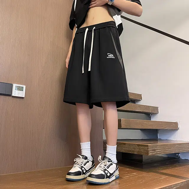 奇迹街区 美式基础款拼接条纹简约宽松结构性织带撞色设计百搭户外运动透气休闲短裤 男女同款