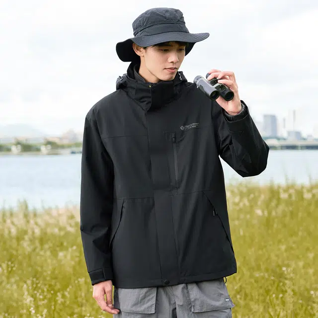 与狼共舞  户外三合一可拆卸摇粒绒内胆时尚撞色拼接加高立领连帽 冲锋衣 男款
