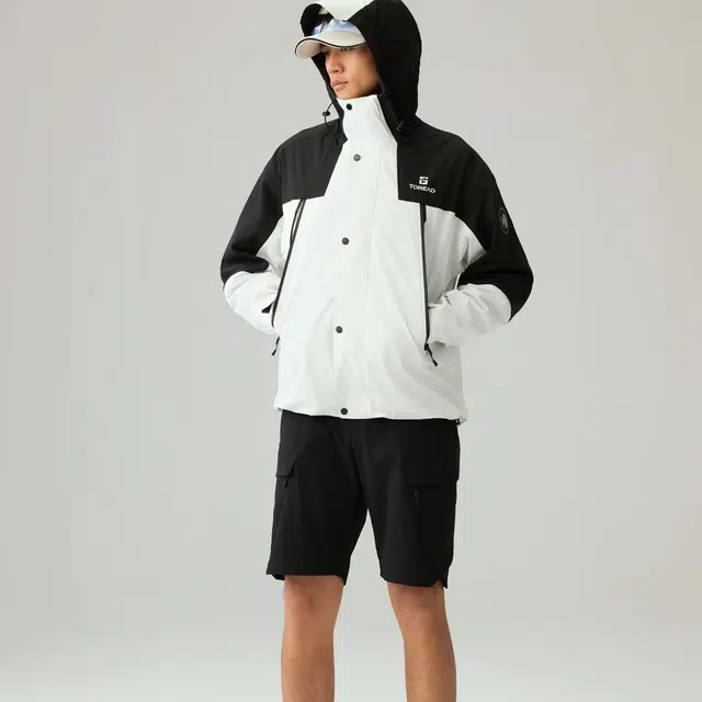 探路者  户外登山徒步  防水防风透气冲锋衣 男款