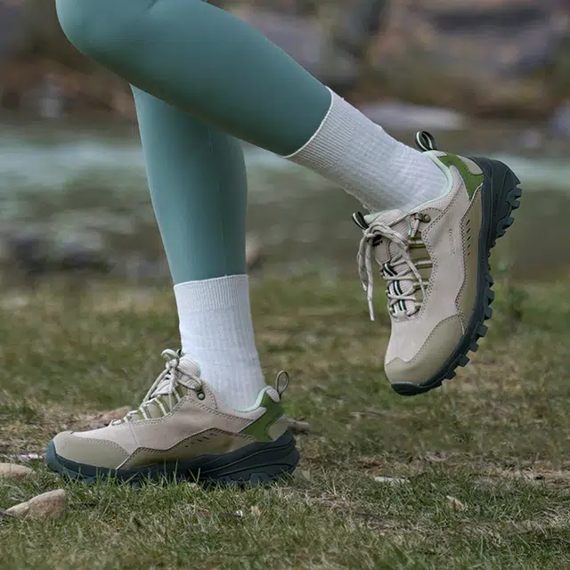 探路者 春秋户外旅行超轻运动 防滑耐磨防水 低帮 登山鞋 女款 浅沙绿色