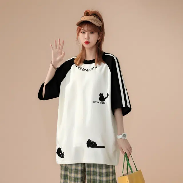 NINETEEN AUTUMN T