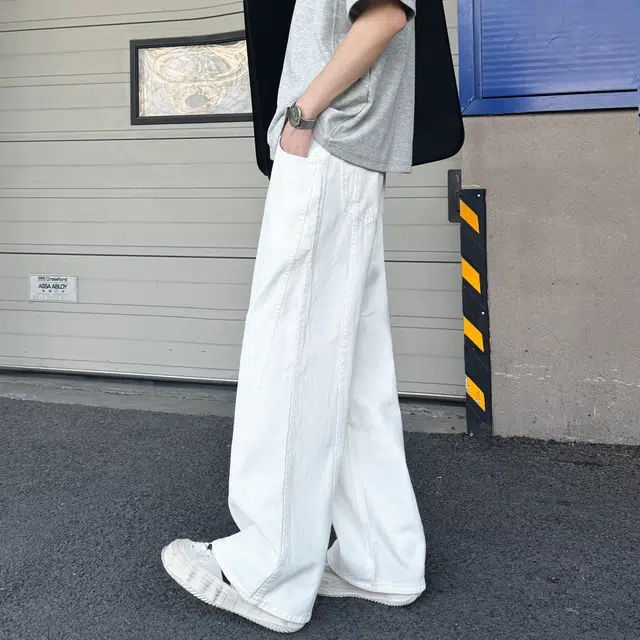北欧攻略 高品质极简老钱风痞帅松弛感舒适透气亲肤直筒牛仔裤 男女同款