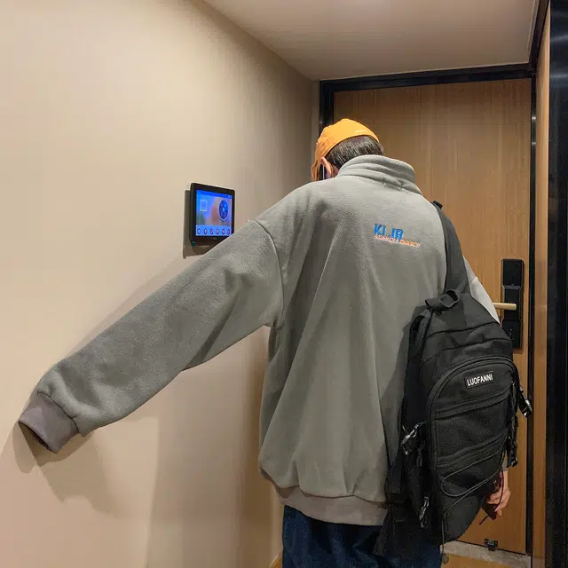 北欧攻略 美式复古立领柔软舒适有型宽松显瘦套头大码休闲通勤少年感长袖卫衣 男女同款