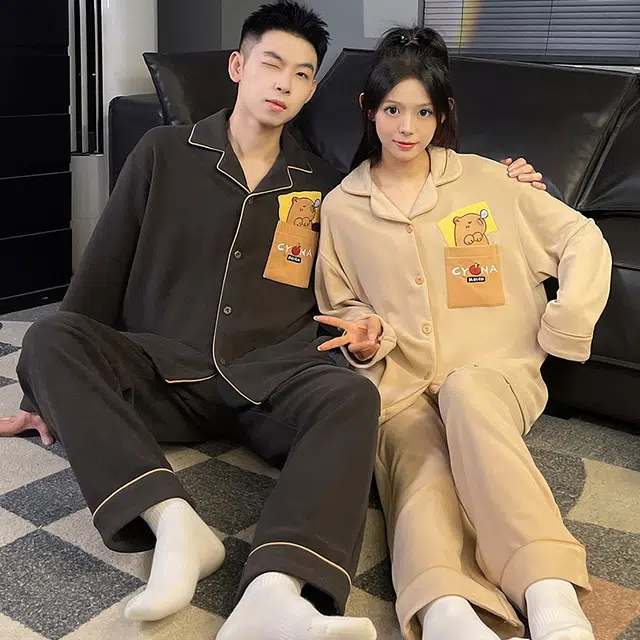 俏韵 翻领卡通秋冬季德绒保暖长袖长裤甜美可爱舒适家居服可外穿睡衣套装 男女同款