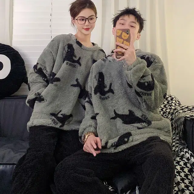 俏韵 圆领卡通鲨鱼冬季加绒保暖简约长袖长裤甜美可爱舒适家居服可外穿睡衣套装 男女同款