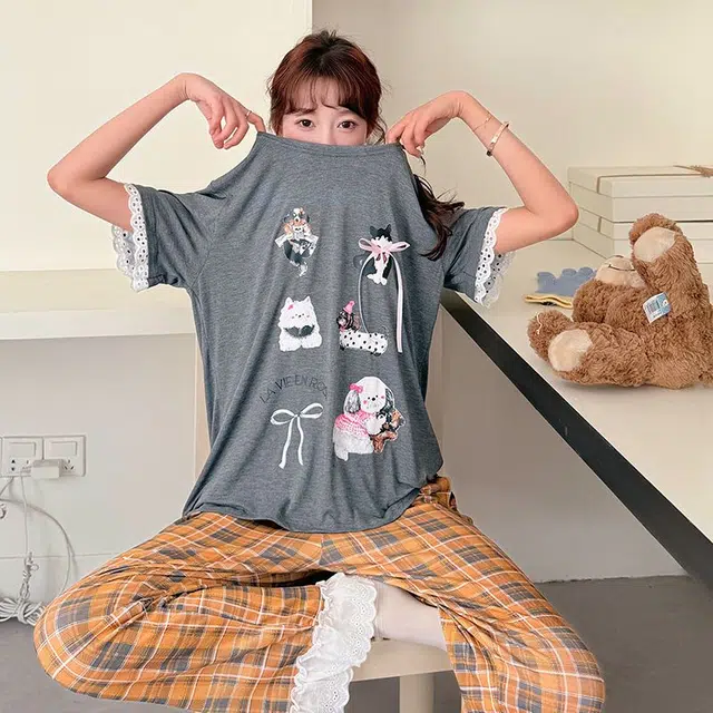 俏韵 圆领卡通短袖长裤带胸垫可爱印花薄款家居服可外穿睡衣套装 女款
