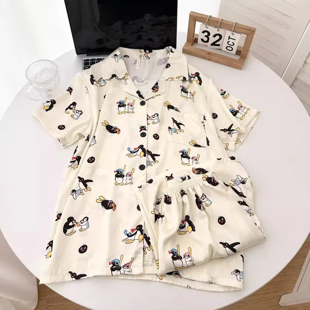 俏韵 翻领企鹅冰丝绸短袖凉感卡通薄款家居服可外穿睡衣套装 男女同款