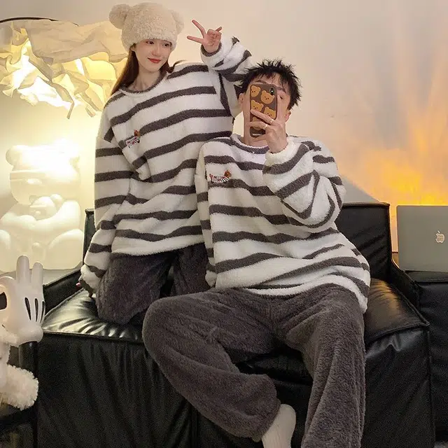 俏韵 圆领卡通条纹腊肠狗冬季加绒保暖简约长袖长裤甜美可爱舒适家居服可外穿睡衣套装 男女同款