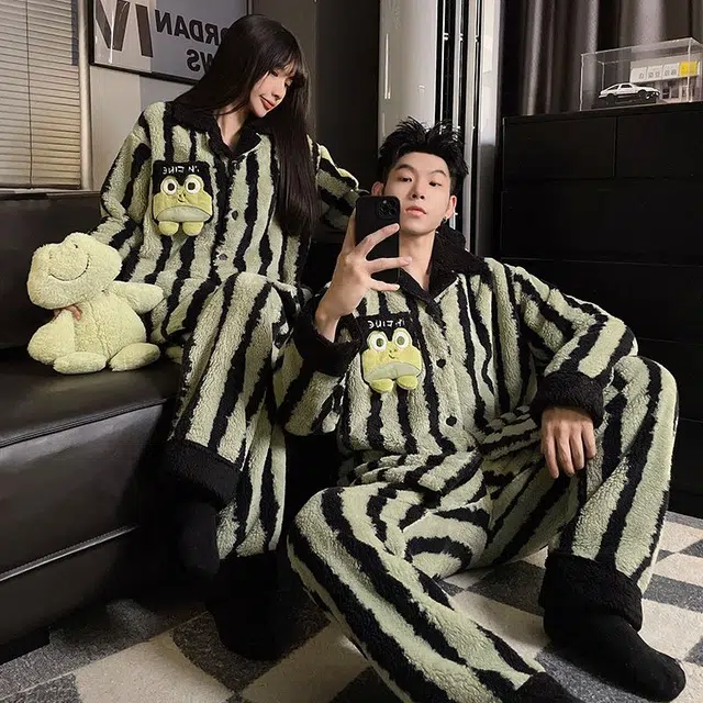 俏韵 翻领卡通冬季加绒保暖简约长袖长裤甜美可爱舒适家居服可外穿睡衣套装 男女同款