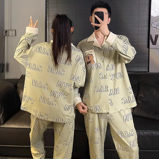 俏韵 翻领卡通秋冬季德绒保暖长袖长裤甜美印花可爱舒适家居服可外穿睡衣套装 男女同款