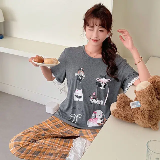 俏韵 圆领卡通短袖长裤带胸垫可爱印花薄款家居服可外穿睡衣套装 女款