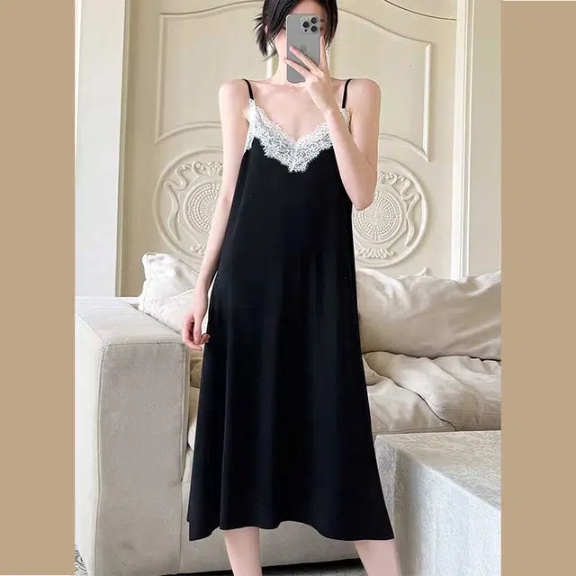 俏韵 简约露背性感吊带纯色蕾丝高级感家居服无袖睡裙 女款