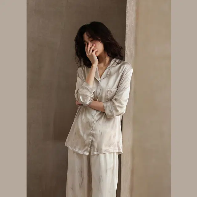 俏韵 翻领春秋季冰雪丝时尚简约长袖长裤甜美休闲薄款家居服可外穿睡衣套装 女款