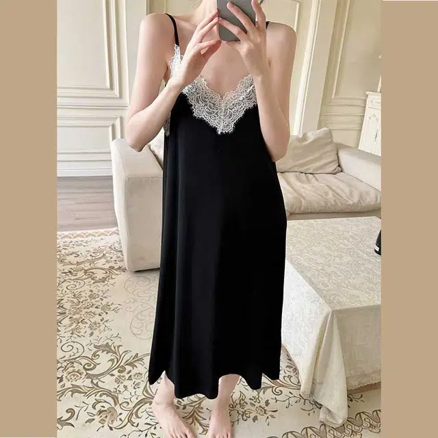 俏韵 简约露背性感吊带纯色蕾丝高级感家居服无袖睡裙 女款