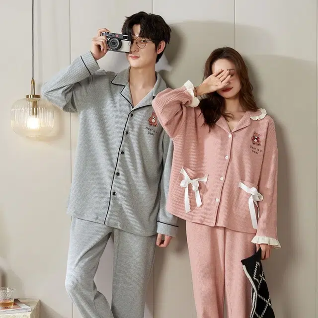 俏韵 翻领春秋季简约长袖长裤甜美舒适休闲高级家居服可外穿睡衣套装 男女同款