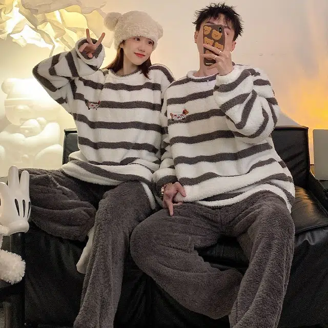 俏韵 圆领卡通条纹腊肠狗冬季加绒保暖简约长袖长裤甜美可爱舒适家居服可外穿睡衣套装 男女同款