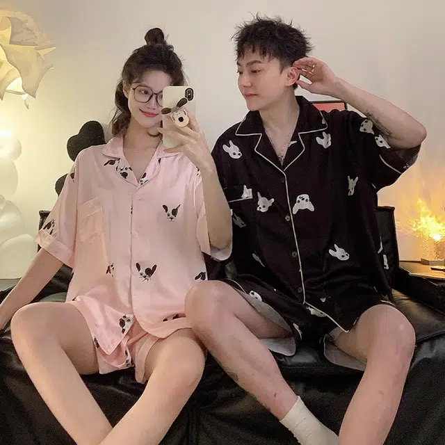 俏韵 翻领卡通休闲风冰丝短袖薄款家居服可外穿夏季睡衣套装 男女同款