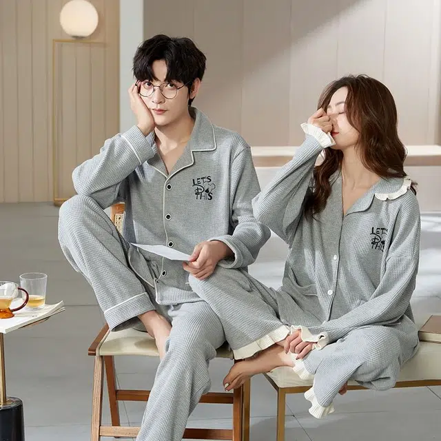 俏韵 翻领春秋季简约字母长袖长裤甜美舒适休闲高级家居服可外穿睡衣套装 男女同款