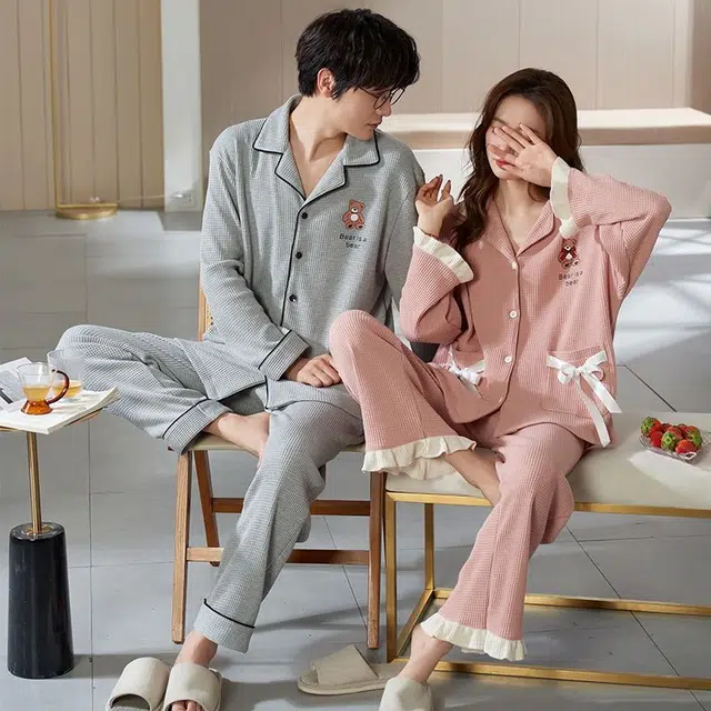 俏韵 翻领春秋季简约长袖长裤甜美舒适休闲高级家居服可外穿睡衣套装 男女同款