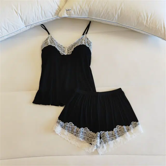 俏韵 带胸垫舒适吊带无袖上衣家居服外穿三分裤睡衣套装 女款 黑色