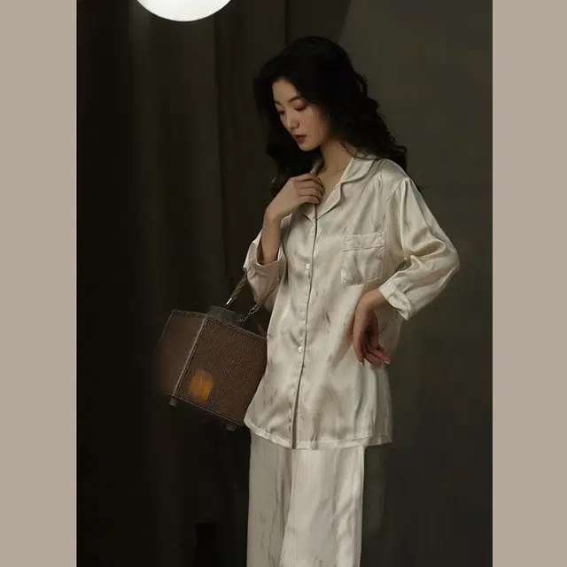 俏韵 翻领春秋季冰雪丝时尚简约长袖长裤甜美休闲薄款家居服可外穿睡衣套装 女款